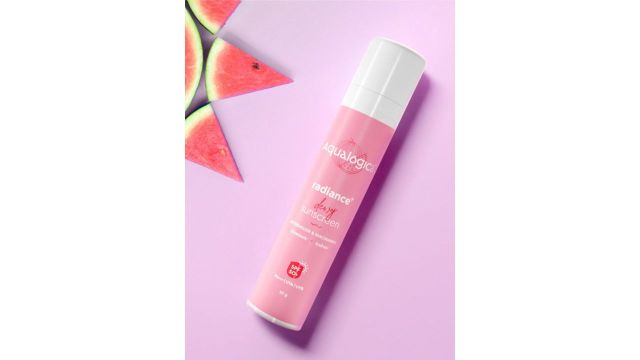 Aqualogica Detan+ Dewy Lightweight No White Cast Sunscreen with SPF 50+ & PA++++ - 50g