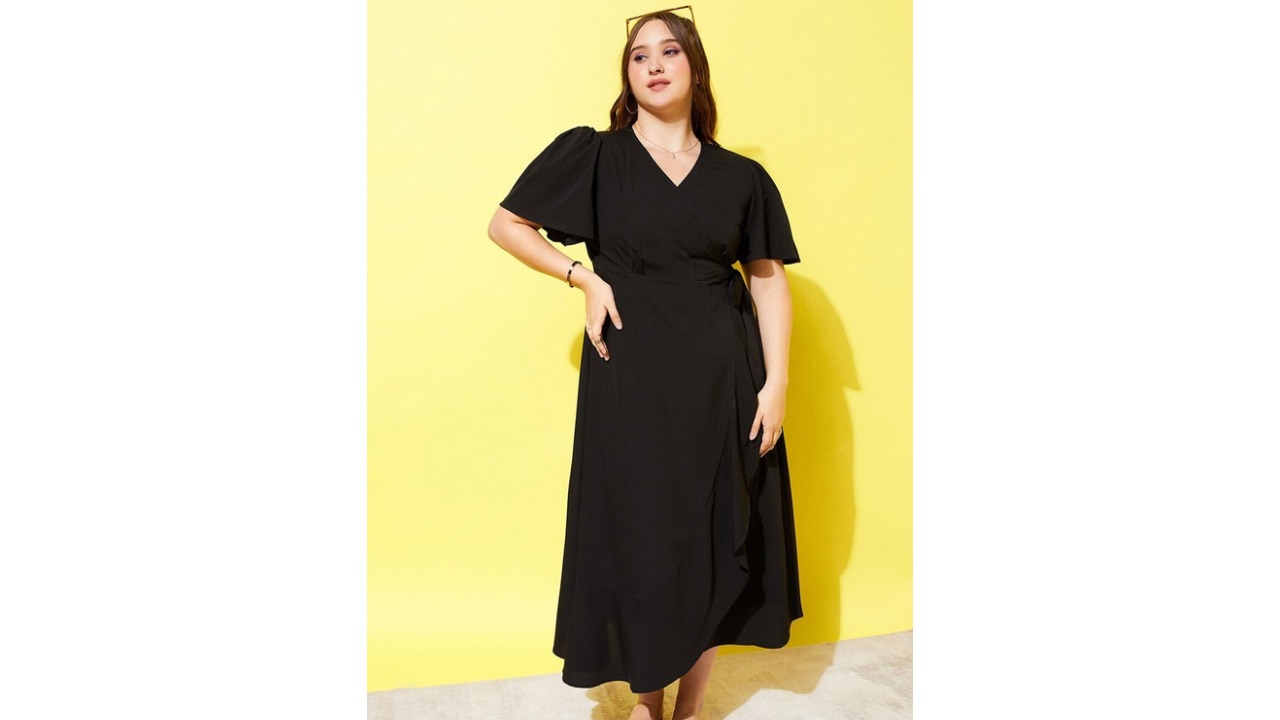 Berrylush CurveV-Neck Flared Sleeves Wrap Maxi Dress