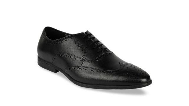 ClarksMen Black Solid Leather Formal Brogues