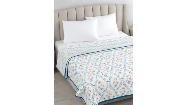 Haus & Kinder Blue & White Floral Cotton AC Room 300 GSM Reversible Single Bed Dohar