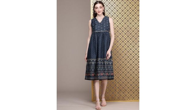 House of Pataudi Floral Printed Embroidered V-Neck Jashn Ethnic Dress