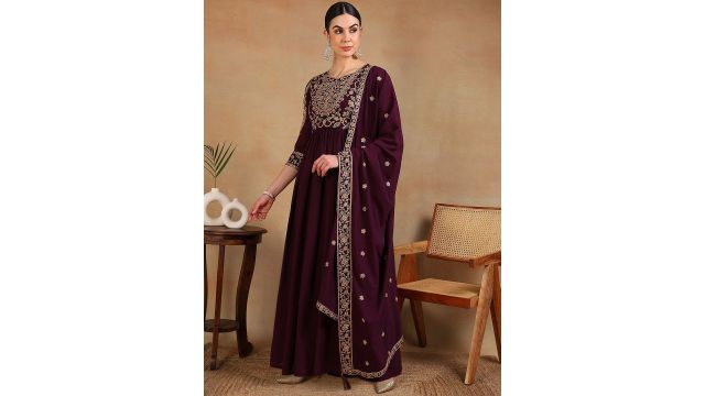 House of Pataudi Sweetheart Neck Embroidered Anarkali Gown