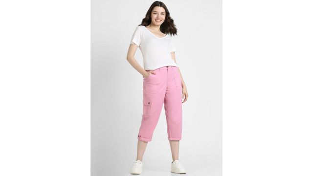 Lee Women Mid Rise Comfort Fit Capris