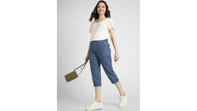 Lee Women Relaxed Fit Mid Rise Capris