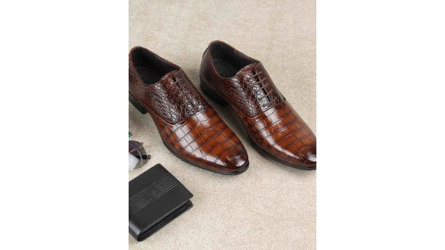 Metro Men Textured Lace Up Leather Brogues