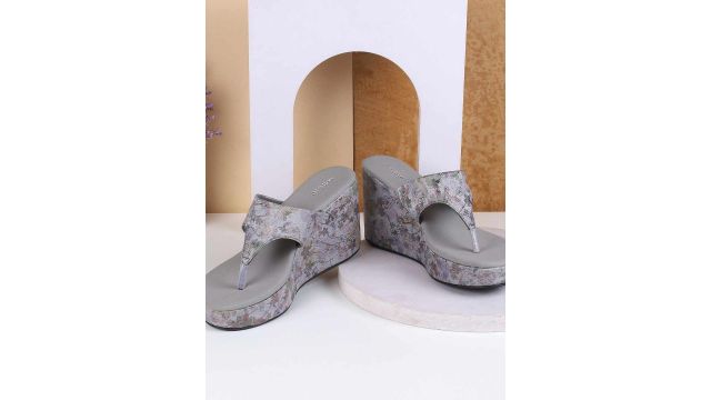 Mochi Printed Wedge Sandals