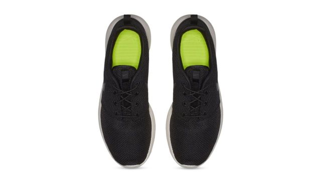 Nike Roshe One Men Lace Up Sneakers