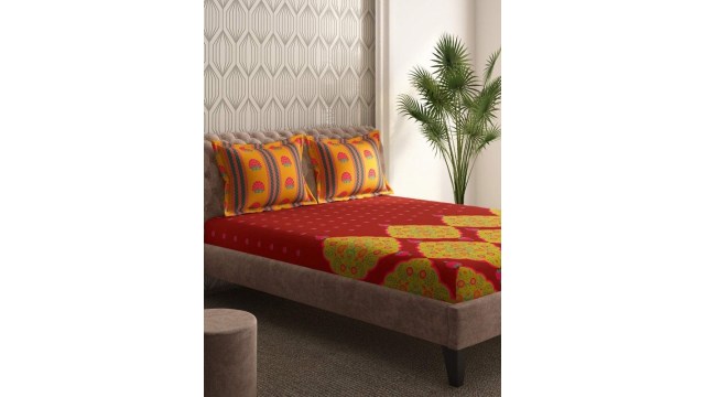 PorticoGulmarg Red & Green Floral Cotton 210 TC Super King Bedsheet Set-2.74 m x 2.74 m