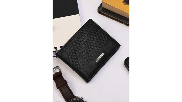 Red Tape Men Geometric Textured Leather Two Fold Wallet