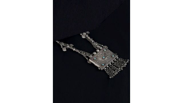 SANGEETA BOOCHRA Silver-Toned & Turquoise Blue Silver Oxidised Necklace