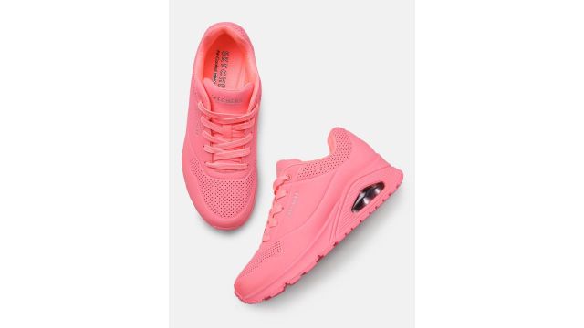 Skechers Women Perforated UNO - Stand on Air Sneakers