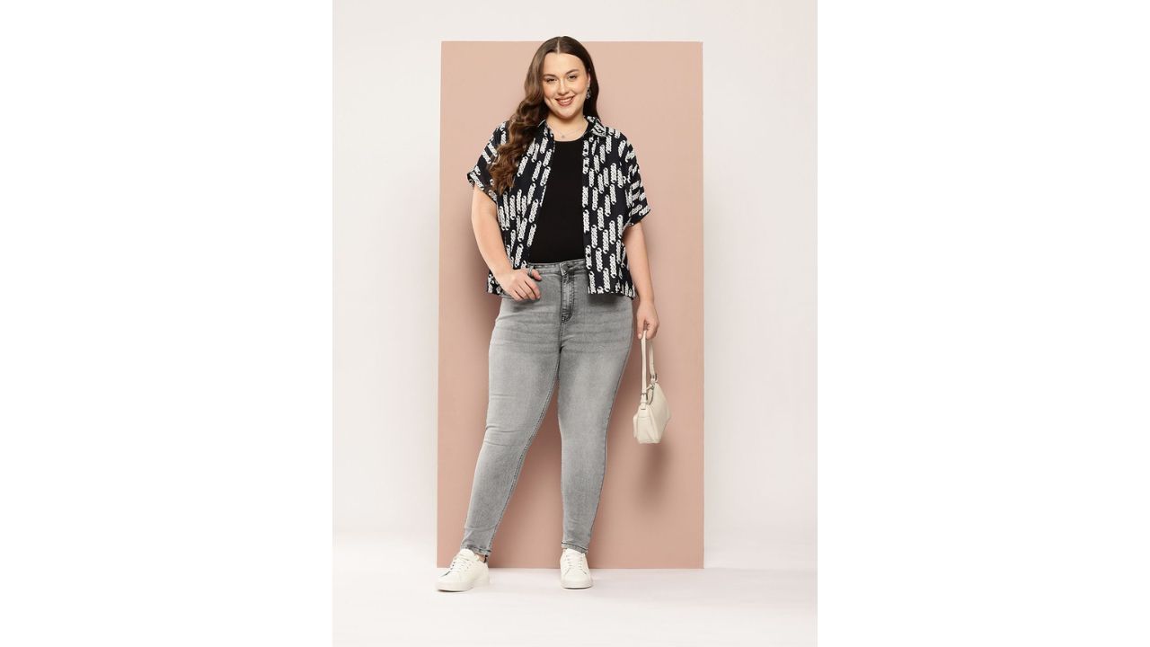 Sztori Women Plus Size Skinny Fit Light Fade Stretchable Jeans