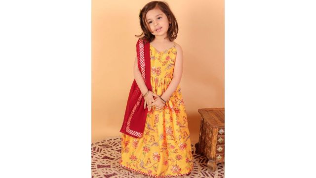 VASTRAMAY Girls Printed Maxi Ethnic Dresses With Dupatta