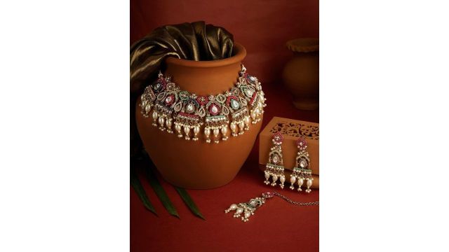 Zaveri Pearls Gold Plated Stones Studded & Beaded Jewellery Set