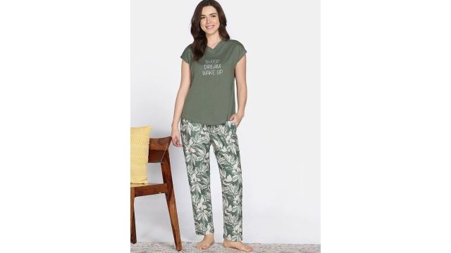 Zivame Women Floral Printed T-shirt Pyjamas Night suit