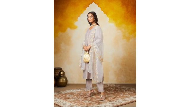 Amazon Brand - Myx Women's Kurta Pant Set with Embroidered Organza Dupatta (Sequin)