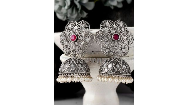DASTOOR Silver-Toned & Pink Silver-Plated Dome Shaped Jhumkas Earrings