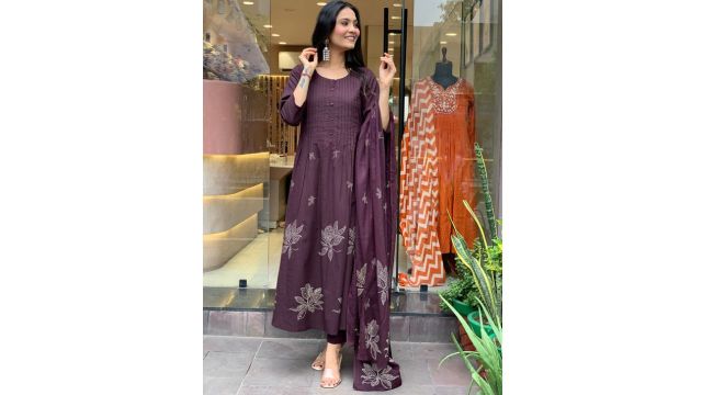 DIVASTRI Women Floral Printed Regular Kurta with Trousers & With Dupatta