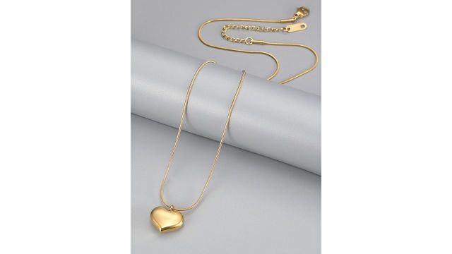DressBerry Gold-Plated Stainless Steel Heart Shaped Anti-Tarnish Pendants With Chains