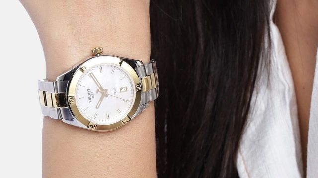 Elegant Swiss Analogue Watches for a Special Diwali Gift on Myntra