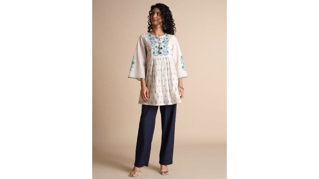 Global Desi Women Floral Printed Pure Cotton Tunic