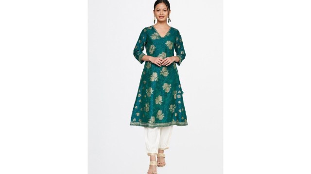Global DesiV-Neck Floral Printed Anarkali Kurta