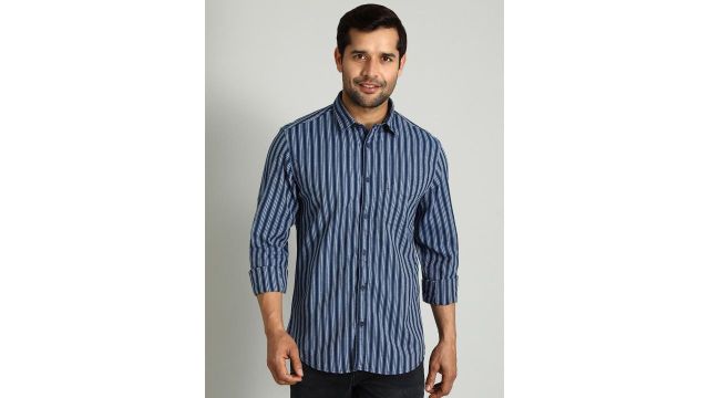 Indian Terrain Chiseled Spread Collar Skinny Fit Cotton Striped Casual Shirt