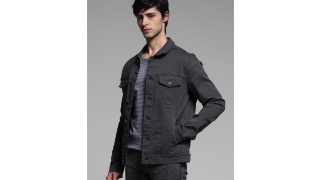 Jack & JonesMen Spread Collar Solid Cotton Casual Denim Jacket