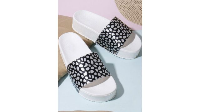 Kook N Keech Women Grey Printed Synthetic Open Toe Flatform Sandals