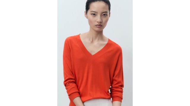 MANGOFine Knit V-Neck Pullover