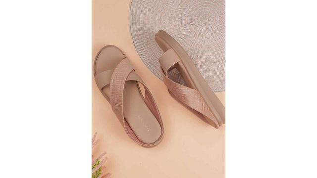 Metro Women Solid Comfort Sandals