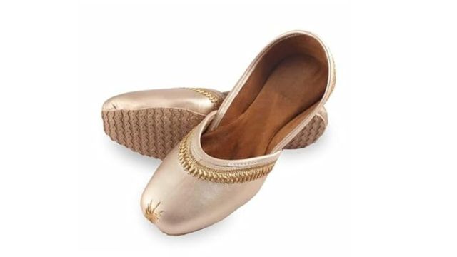 Miraya Impex Women’s Gold Work Ethnic Shoes Traditional Mojari Punjabi Jutti