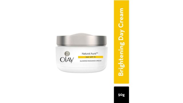 Olay Natural Aura Glowing Radiance Day Cream SPF 15 (50 g)