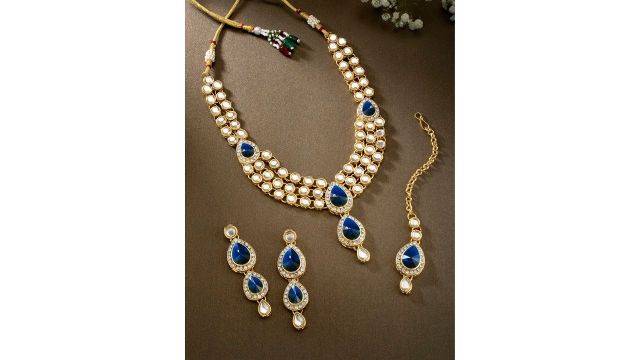 Peora Gold-Plated Kundan Necklace Jewellery Set
