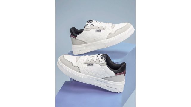 Red Tape Men Solid Lifestyle Sneakers