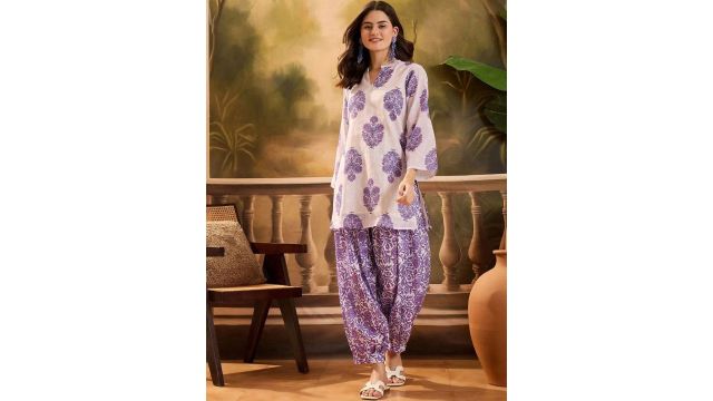 Sangria Women Floral Printed Linen Kurta with Salwar