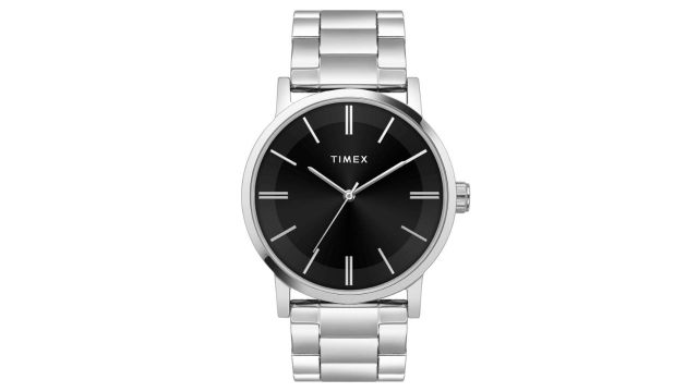 TIMEX Analog Watch for Man with Black Round Dial & Silver Stainless Steel Bracelet (40.2mm)