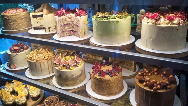 The Tempting World of Exotic Cakes