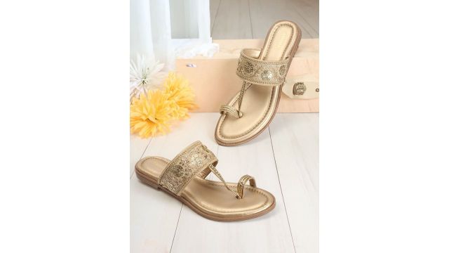 Anouk Ethnic Embellished One Toe Flats
