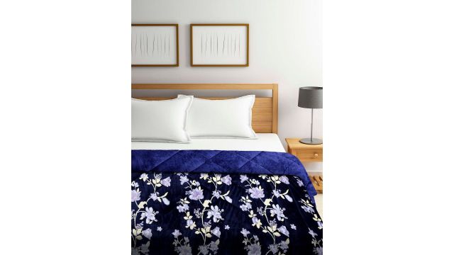 Arrabi Blue & White Floral Heavy Winter Double Bed Quilt (950 GSM)