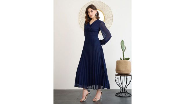 Berrylush V-Neck Bishop Sleeves Pleated Georgette Maxi Dress