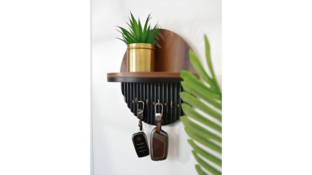Cinch Home Black & Brown Wooden Key Holder With Shelf