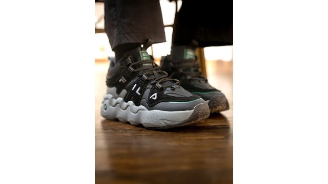 FILA Unisex RI-TSS HIGH III Round Toe Sneakers