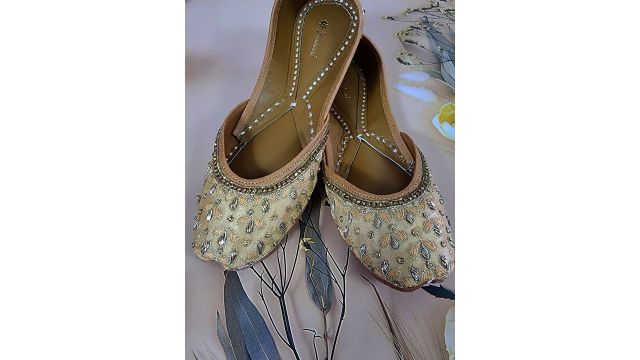 Fulkari Embellished Round Toe Leather Mojaris