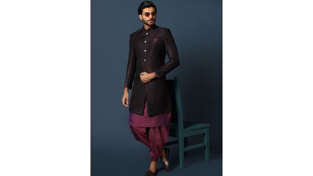 KISAH Men Self-Design Cotton Indowestern Sherwani Set