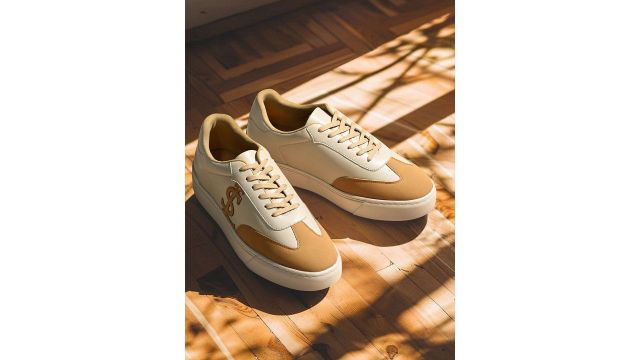 LOUIS STITCH Men Beige & Tan Comfortable Lace‑Up Sneaker