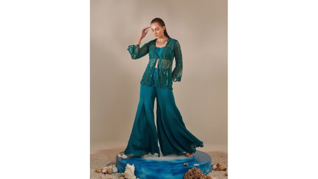 ONE KNOT ONEEmbroidered Co-Ords Set