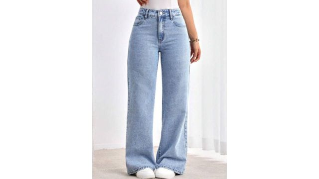 R.Code by The Roadster Life Co. Women Jean Boyfriend Fit High-Rise Light Fade Jeans