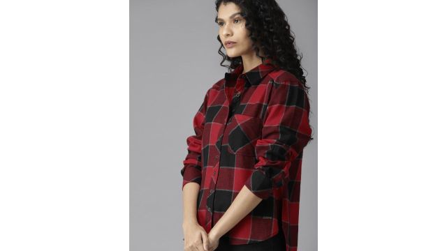 Roadster Women Red & Black Flannel Woven Regular Fit Checked High-Low Casual Shirt