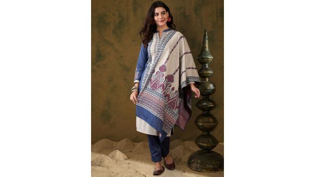 SAHASIKA Women Paisley Embroidered Regular Kurta with Trousers & With Dupatta